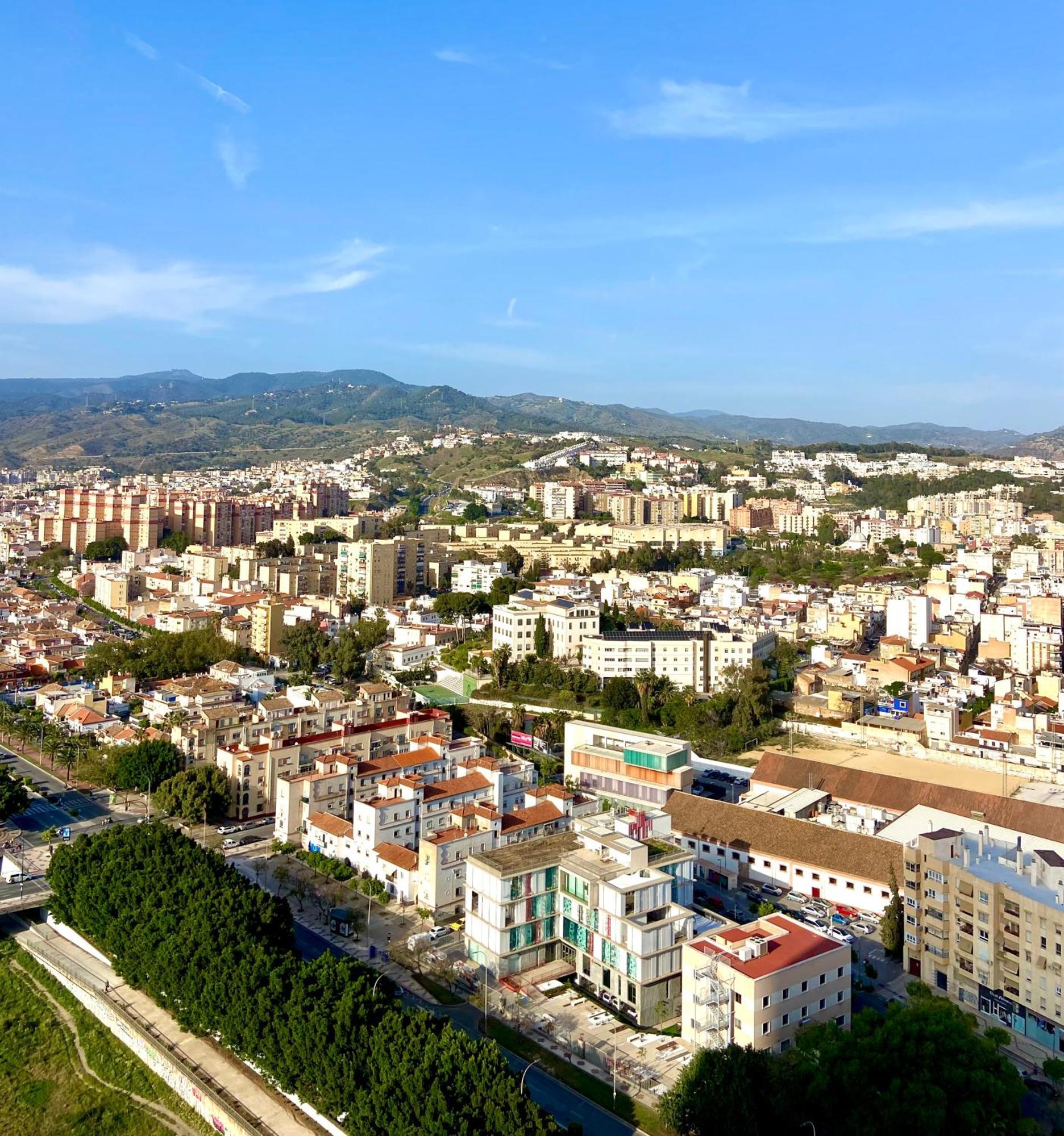 Urban Sky Views Over Málaga Buitenkant foto